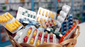 جمارك مطار الإسكندرية تحبط محاولة تهريب كمية من الأدوية جمارك مطار الإسكندرية تحبط محاولة تهريب كمية من الأدوية