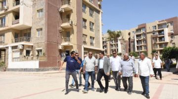 جولة ميدانية لرئيس جهاز القاهرة الجديدة في دار مصر القرنفل