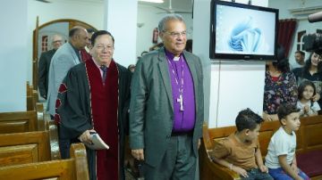 رئيس الطائفة الإنجيلية يشهد احتفال تنصيب القس بيتر منير راعيا للكنيسة الإنجيلية بالسنبلاوين رئيس الطائفة الإنجيلية يشهد احتفال تنصيب القس بيتر منير راعيا للكنيسة الإنجيلية بالسنبلاوين