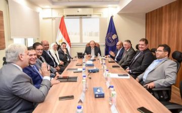 رئيس هيئة الدواء يبحث مع هيلث فلو و فيكسد مصر آليات تنفيذ مشروع الروشتة الرقمية