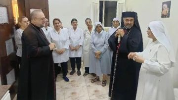 الأنبا إبراهيم إسحق يزور كنيسة القديسة تريزا بديروط