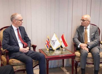 جامعة عين شمس تبحث سبل التعاون الأكاديمي مع جامعة أنجليا روسكين البريطانية