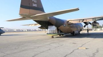 مطار العريش يستقبل طائرة مساعدات إنسانية سعودية لصالح الفلسطينيين بقطاع غزة مطار العريش يستقبل طائرة مساعدات إنسانية سعودية لصالح الفلسطينيين بقطاع غزة