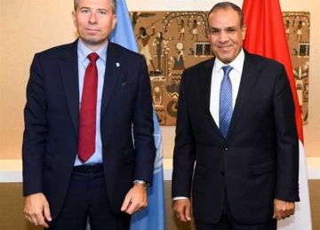 وزير الخارجية يلتقي وكيل الأمين العام للشئون الإنسانية في نيويورك