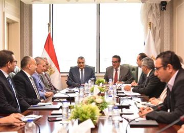 وزيرا الصحة و الإنتاج الحربي يناقشان تسريع وتيرة تنفيذ المشروعات المشتركة من أجل المواطن