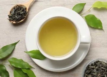 خطوة فعالة في تحسين صحتك.. ماذا يحدث لجسمك عند تناول الشاي الأخضر يوميا؟ خطوة فعالة في تحسين صحتك.. ماذا يحدث لجسمك عند تناول الشاي الأخضر يوميا؟