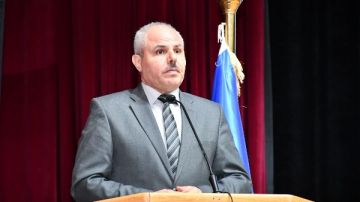 رئيس جامعة قناة السويس يكرم 153 من الكوادر الطبية والإدارية بمستشفيات الجامعة احتفالا بالاعتماد رئيس جامعة قناة السويس يكرم 153 من الكوادر الطبية والإدارية بمستشفيات الجامعة احتفالا بالاعتماد