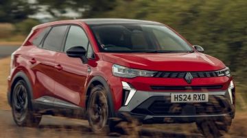 رينو تدخل سباق السيارات الهجينة بـ Symbioz E-Tech 160