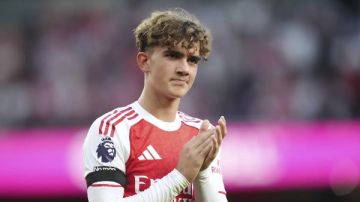 لاعب آرسنال يهدد إنجاز لامين يامال التاريخي في دوري أبطال أوروبا