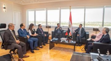 وزير الاستثمار يبحث مع نظيره المغربي تعزيز العلاقات الاقتصادية والتجارية المشتركة وزير الاستثمار يبحث مع نظيره المغربي تعزيز العلاقات الاقتصادية والتجارية المشتركة