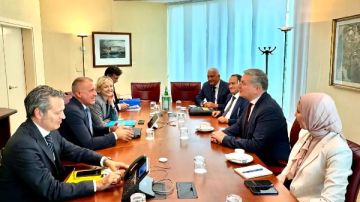 وزير البترول يناقش توسع مشروعات إيني بشرق المتوسط وزير البترول يناقش توسع مشروعات إيني بشرق المتوسط