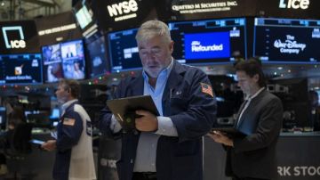 استقرار العقود الآجلة للأسهم الأمريكية بعد تسجيل المؤشرات مستويات جديدة استقرار العقود الآجلة للأسهم الأمريكية بعد تسجيل المؤشرات مستويات جديدة