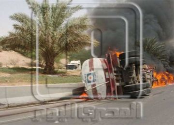 انقلاب سيارة محملة بـ42 طن سولار بالطريق الصحراوي بنجع حمادي