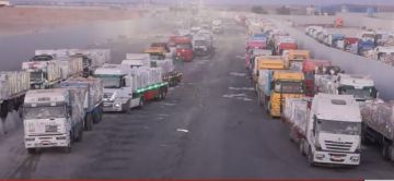 تحرك الفوج الأول من قافلة المساعدات الإنسانية الـ 30 من مصر إلى قطاع غزة