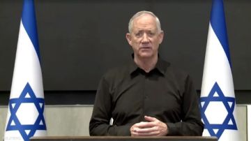 جانتس: الرد الإسرائيلي يجب أن يكون نعم واضحة لمقترح ترامب لا لبس فيها جانتس: الرد الإسرائيلي يجب أن يكون نعم واضحة لمقترح ترامب لا لبس فيها