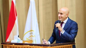 وزير التعليم يناقش مع 4 آلاف من مديري المدارس الابتدائية والإعدادية استعدادات العام الدراسي