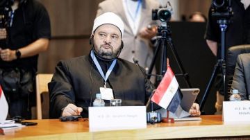 إبراهيم نجم: مصر لم تدخر جهدا في تفعيل دور الدين كقوة للسلام والاستقرار