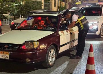 حملات مرورية مكثفة بالمنصورة لضبط تعريفة التاكسي ومنع تقسيم خطوط السرفيس