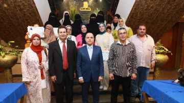 دعما لتمكين المرأة.. محافظ كفر الشيخ يسلم 11 ماكينة خياطة مجانا صور