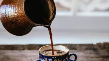 احذر فنجان الصباح.. هذا ما تفعله القهوة في معدتك الفارغة احذر فنجان الصباح.. هذا ما تفعله القهوة في معدتك الفارغة