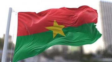 اليوم يكلفنا 4 مليارات فرنك إفريقي.. بوركينا فاسو تلغي 4 أيام عطلة رسمية اليوم يكلفنا 4 مليارات فرنك إفريقي.. بوركينا فاسو تلغي 4 أيام عطلة رسمية