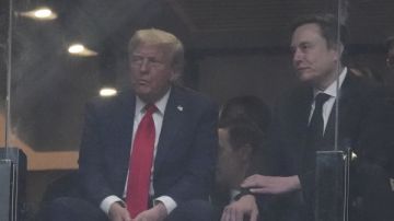 بعد خلافات كثيرة.. مصافحة مفاجئة بين ترامب وماسك تعيد الجدل حول علاقتهما والرئيس الأمريكي يعلق