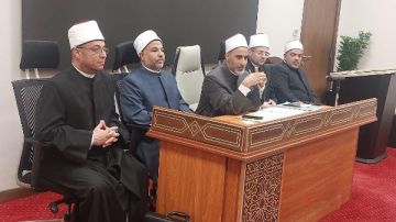 رئيس القطاع الديني بالأوقاف يرسم الخريطة الدعوية في اجتماع بمديري القاهرة والسويس وبورسعيد رئيس القطاع الديني بالأوقاف يرسم الخريطة الدعوية في اجتماع بمديري القاهرة والسويس وبورسعيد