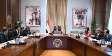 رئيس الوزراء يلتقي مسئولي شركة سيمنز الألمانية لبحث سبل تعزيز التعاون المشترك