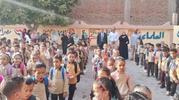 طابور الصباح وتسليم الكتب 20 صورة ترصد انتظام أول يوم دراسة في القليوبية