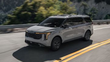 كسر زيرو.. سيارة عائلية من كيا موديل 2024 بهذا السعر