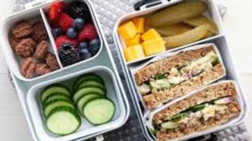 للحفاظ على وجبات متوازنة لطفلك .. طرق اختيار اللانش بوكس الصحي