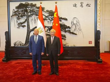 وزير النقل يبحث مع نائب رئيس مجلس الدولة الصيني التوسع في إقامة المناطق الصناعية