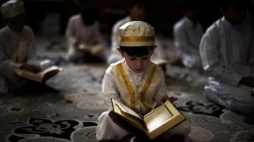 الأزهر يواكب العصر.. القارئ الإلكتروني لتعليم وتحفيظ القرآن الكريم للأطفال