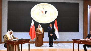 رئيس الوزراء وولي عهد البحرين يشهدان توقيع 8 وثائق لتعزيز التعاون الثنائي