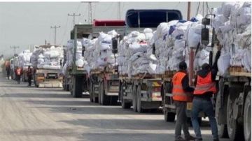 قافلة المساعدات الـ 30 زاد العزة تدخل إلى الفلسطينيين بقطاع غزة