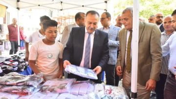 محافظ أسيوط يفتتح معرض أهلا مدارس بتخفيضات تصل إلى 40 