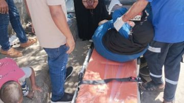 بحالة إعياء شديدة.. إنقاذ سيدة مجهولة الهوية وضعت مولودها على الرصيف بقنا