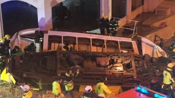 مأساة في لشبونة.. ارتفاع ضحايا انقلاب قطار جبلي إلى 17 قتيلا و22 جريحا مأساة في لشبونة.. ارتفاع ضحايا انقلاب قطار جبلي إلى 17 قتيلا و22 جريحا