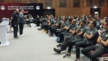 أوسكار رويز يجتمع بحكام الدوري الممتاز قبل انطلاق الجولة السادسة