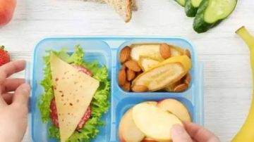 تسبب السمنة وتضر الأسنان .. أطعمة يجب تجنبها فى اللانش بوكس 