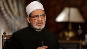 إمبابي: شيخ الأزهر تناول في حديثه الفارق بين حروب المسلمين والحروب الطاغية كالصلـ يبية