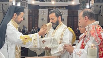 الأنبا باخوم يترأس قداس اليوم الخامس من تساعية القديسة تريزا الطفل يسوع الأنبا باخوم يترأس قداس اليوم الخامس من تساعية القديسة تريزا الطفل يسوع