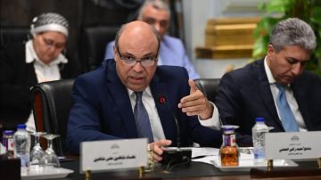 سامح الحفني: مطار القاهرة محوري قوي.. ويحتاج استثمارات كبيرة