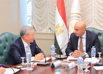  عبداللطيف يستقبل سفير كوريا الجنوبية لبحث التعاون في تطوير المناهج وتطوير التعليم الرقمي والفني