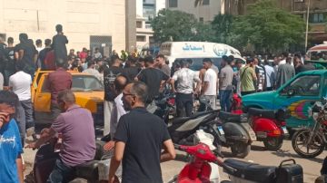 مسئول أمني: استشهاد ثالث رجال الحماية المدنية في حريق مصنع المحلة وانتشال جثمانه من بين الأنقاض مسئول أمني: استشهاد ثالث رجال الحماية المدنية في حريق مصنع المحلة وانتشال جثمانه من بين الأنقاض