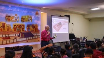 رئيس أساقفة الكنيسة الأسقفية يزور مؤتمر مدارس الأحد التابع للأبروشية