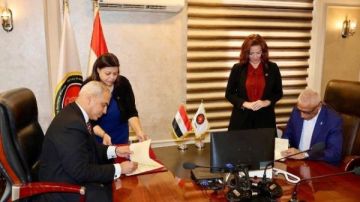 محافظ شمال سيناء يوقع بروتوكول جديد مع هيئة تعاونيات البناء والإسكان محافظ شمال سيناء يوقع بروتوكول جديد مع هيئة تعاونيات البناء والإسكان