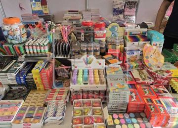 أولياء أمور: مستلزمات الدراسة غالية بالأسواق ومنتظرين أهلا مدارس .. الغرفة التجارية بدمياط تعلق أولياء أمور: مستلزمات الدراسة غالية بالأسواق ومنتظرين أهلا مدارس .. الغرفة التجارية بدمياط تعلق