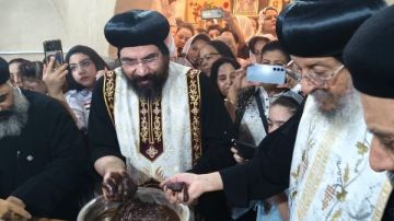 إسنا وأرمنت تحتفلان بعيد الشهداء الثلاثة الفلاحين.. ورسامة كاهن جديد بالشيخ زايد