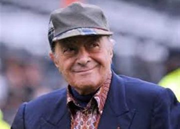 طلب لـ إزالة تماثيل الفرعون المصري في لندن.. هارودز تخطط للإطاحة برمز الملياردير الراحل محمد الفايد